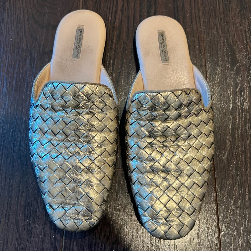 Bottega veneta mules in soft leather beautiful light gold color size 39